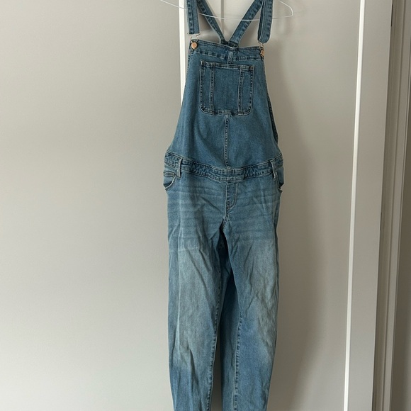 Isabel Maternity by Ingrid & Isabel Light Blue Jeans Overalls - Picture 7 of 7